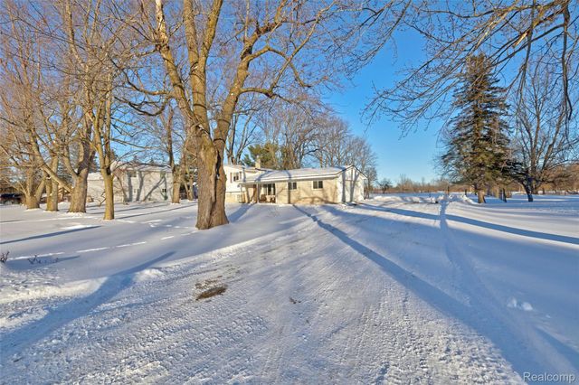 4380 Baza, Leonard Village, MI 48367