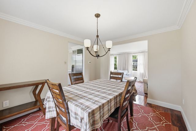 311 Alamo DRIVE, Upper St Clair, PA 15241