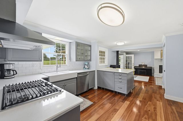 311 Alamo DRIVE, Upper St Clair, PA 15241