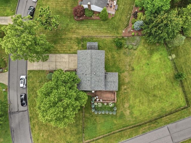 311 Alamo DRIVE, Upper St Clair, PA 15241