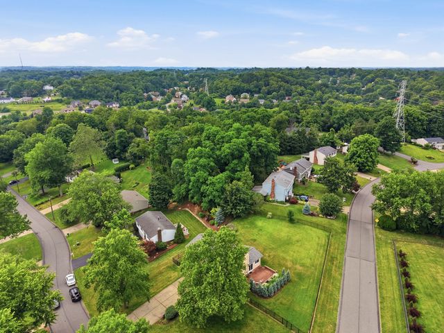 311 Alamo DRIVE, Upper St Clair, PA 15241