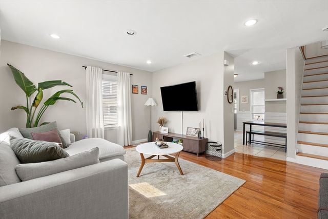 12 Spring Court 12, Woburn, MA 01801