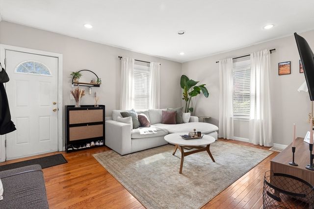 12 Spring Court 12, Woburn, MA 01801