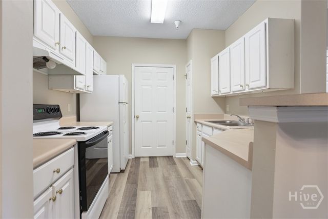 1205 Walden Park, Savannah, GA 31410
