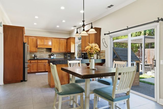 5304 Flyway Dr, Fair Oaks, CA 95628