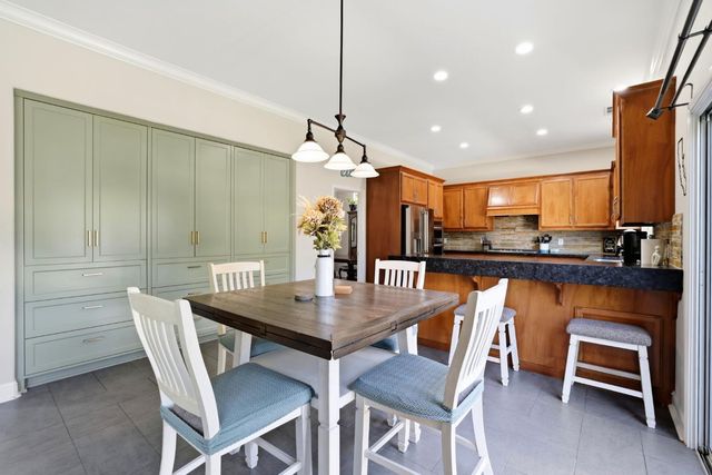 5304 Flyway Dr, Fair Oaks, CA 95628