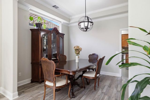5304 Flyway Dr, Fair Oaks, CA 95628