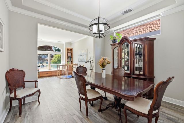 5304 Flyway Dr, Fair Oaks, CA 95628