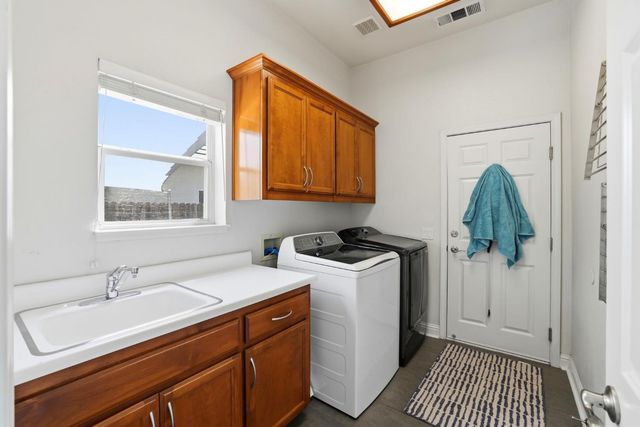 5304 Flyway Dr, Fair Oaks, CA 95628