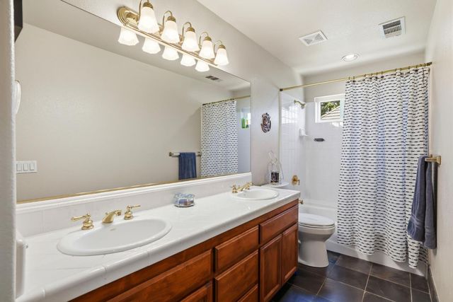 5304 Flyway Dr, Fair Oaks, CA 95628