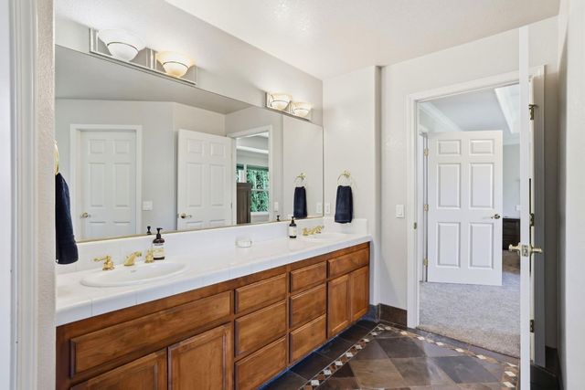 5304 Flyway Dr, Fair Oaks, CA 95628