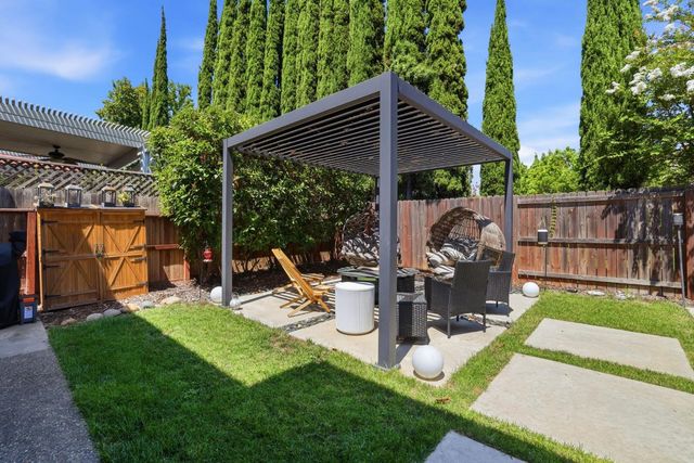 5304 Flyway Dr, Fair Oaks, CA 95628