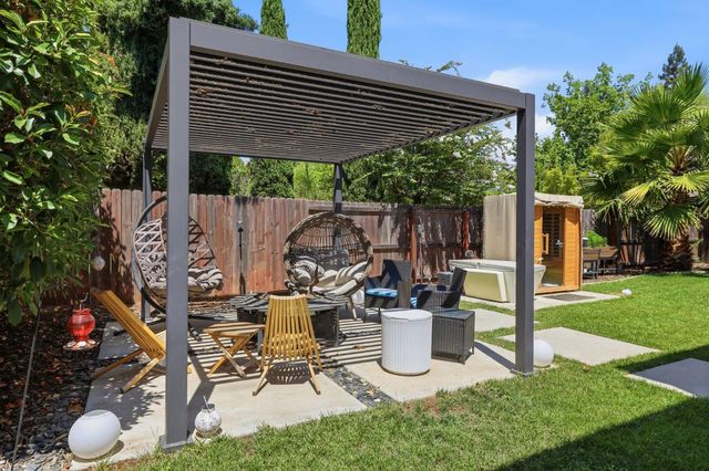 5304 Flyway Dr, Fair Oaks, CA 95628