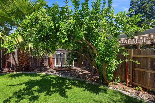 5304 Flyway Dr, Fair Oaks, CA 95628
