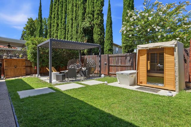 5304 Flyway Dr, Fair Oaks, CA 95628