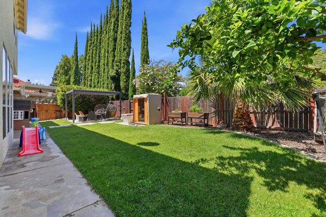5304 Flyway Dr, Fair Oaks, CA 95628