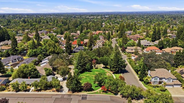 5304 Flyway Dr, Fair Oaks, CA 95628
