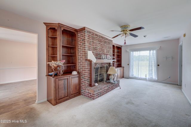 15554 Us Highway 421, Burgaw, NC 28425