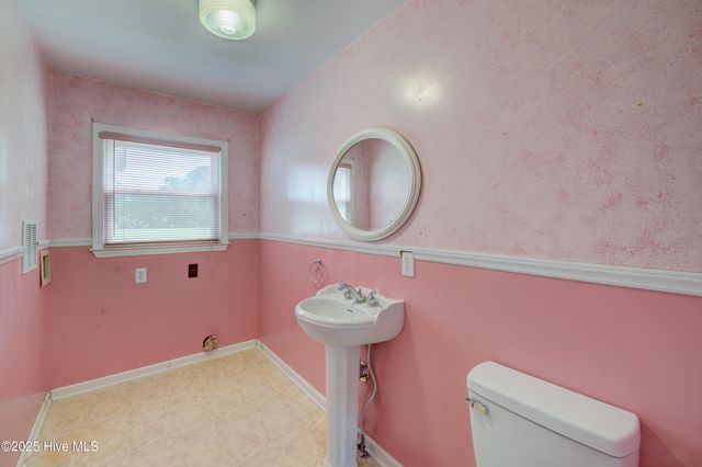 15554 Us Highway 421, Burgaw, NC 28425