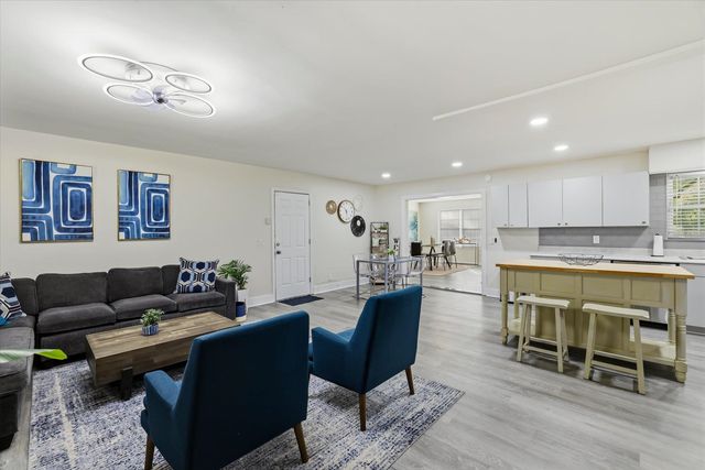 2153 LONGVIEW Drive, Tallahassee, FL 32303