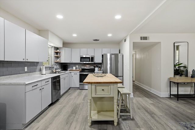 2153 LONGVIEW Drive, Tallahassee, FL 32303