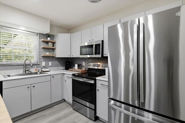 2153 LONGVIEW Drive, Tallahassee, FL 32303