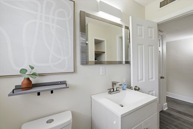 2153 LONGVIEW Drive, Tallahassee, FL 32303