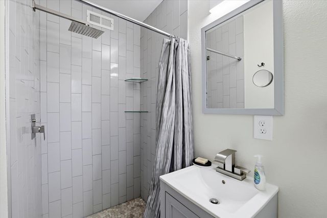 2153 LONGVIEW Drive, Tallahassee, FL 32303