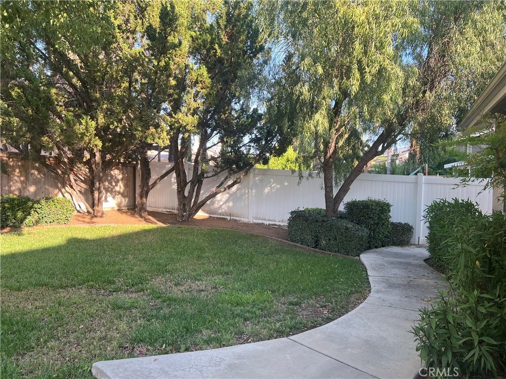 Image 21 of property listing at 24392 Calle Estancia, Murrieta, CA 92562