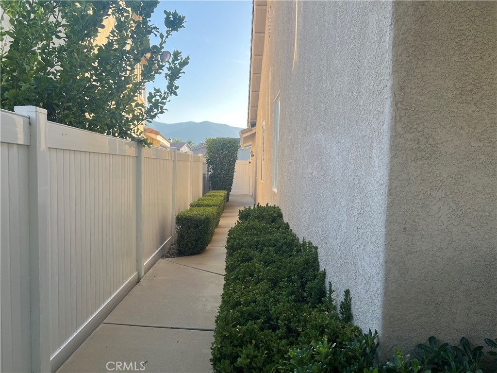 Image 22 of property listing at 24392 Calle Estancia, Murrieta, CA 92562