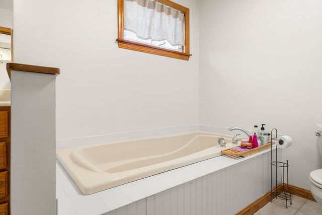 61 American Legion Highway, Westport, MA 02790