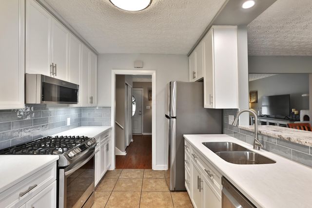 7044 Linworth Road, Columbus, OH 43235