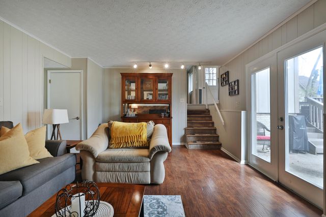 7044 Linworth Road, Columbus, OH 43235