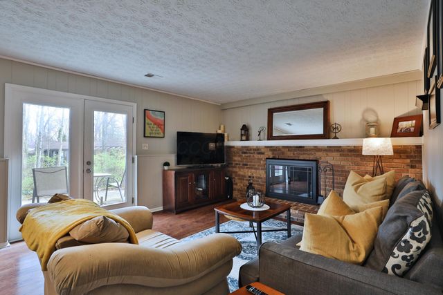 7044 Linworth Road, Columbus, OH 43235