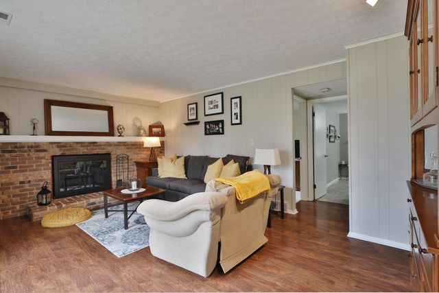 7044 Linworth Road, Columbus, OH 43235