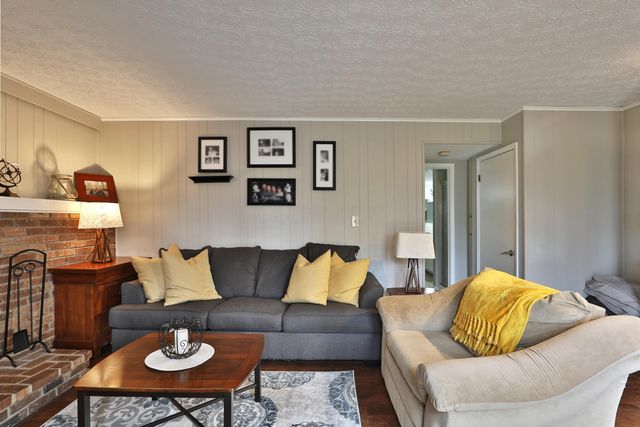 7044 Linworth Road, Columbus, OH 43235