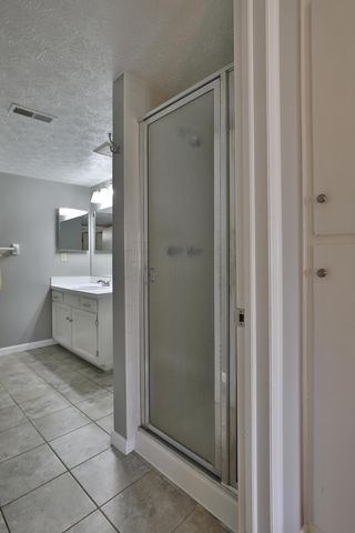 7044 Linworth Road, Columbus, OH 43235