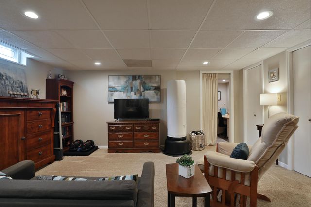 7044 Linworth Road, Columbus, OH 43235