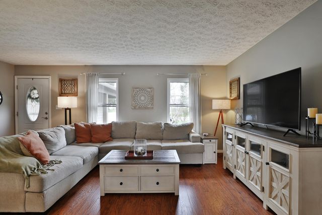 7044 Linworth Road, Columbus, OH 43235