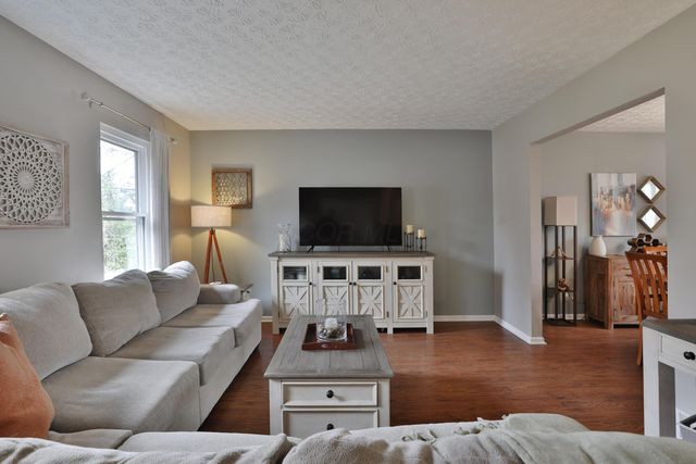 7044 Linworth Road, Columbus, OH 43235