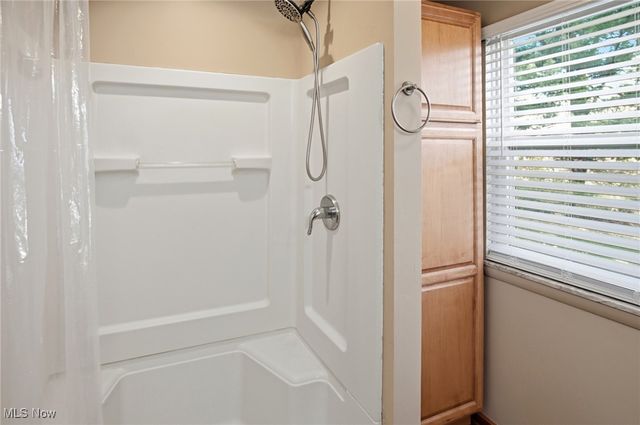 1721 Northmoreland Boulevard, Cuyahoga Falls, OH 44221