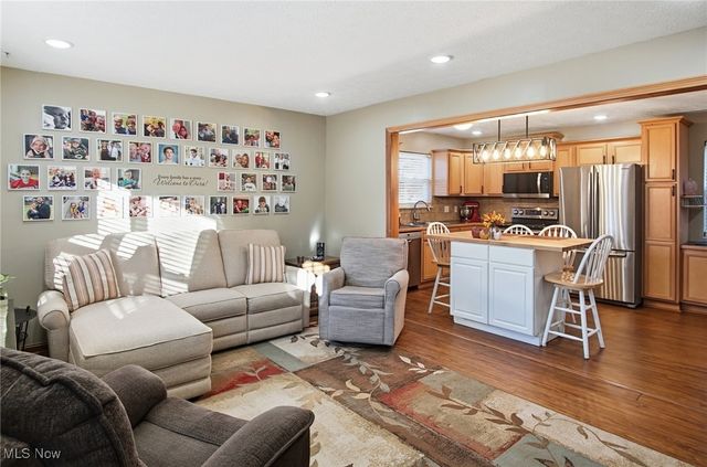 1721 Northmoreland Boulevard, Cuyahoga Falls, OH 44221