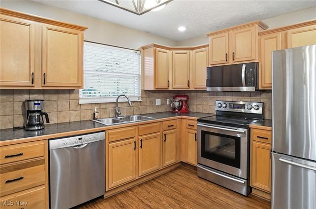 1721 Northmoreland Boulevard, Cuyahoga Falls, OH 44221