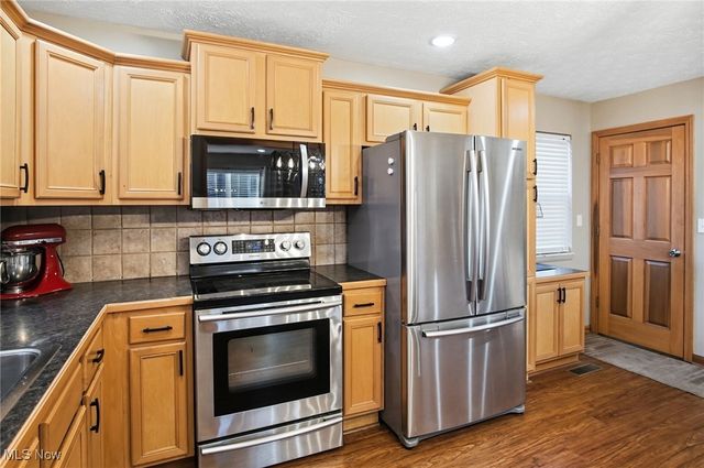 1721 Northmoreland Boulevard, Cuyahoga Falls, OH 44221