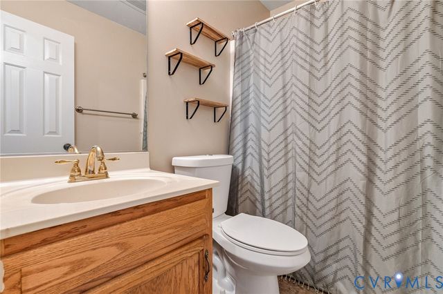 14100 Bermuda Point Ct, Chester, VA 23836