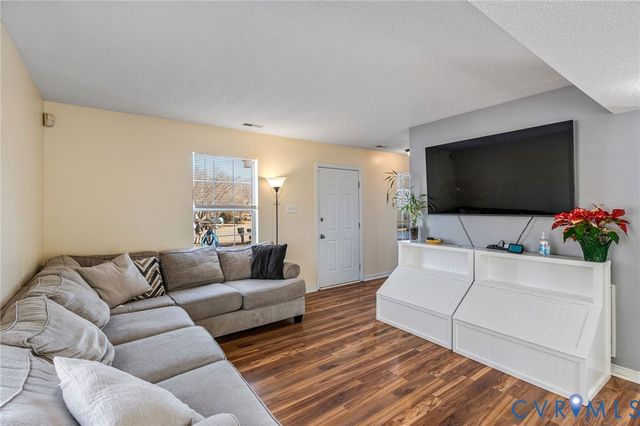 14100 Bermuda Point Ct, Chester, VA 23836