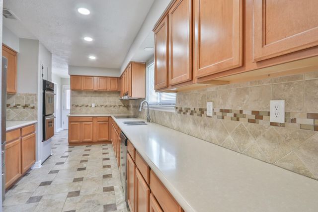509 Belmont Drive, Friendswood, TX 77546