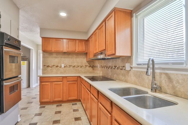 509 Belmont Drive, Friendswood, TX 77546