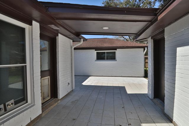 509 Belmont Drive, Friendswood, TX 77546