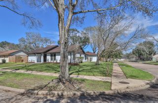 509 Belmont Drive, Friendswood, TX 77546